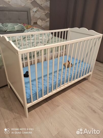 Кровать Хенсвик IKEA с матрасом и бортиками