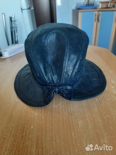 Шляпа женская кожаная