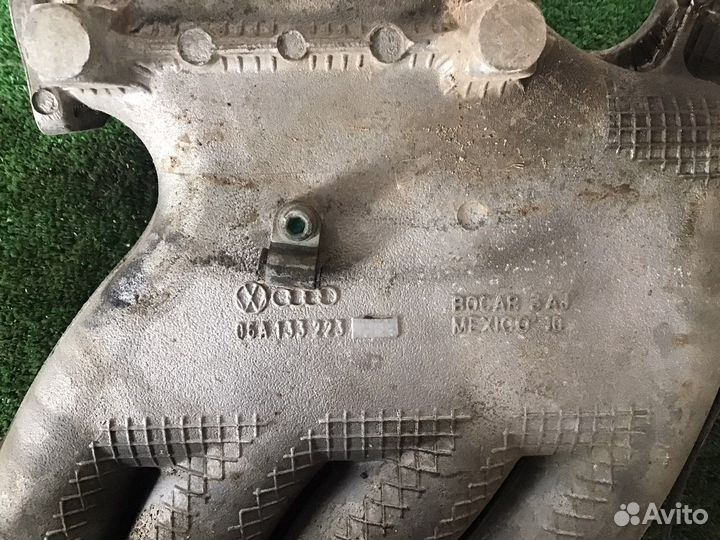 Впускной коллектор Volkswagen Jetta 4