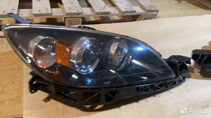 Фара правая ксенон в сборе Mazda 3 BK хэтчбек