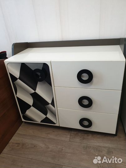 Компьютерный стол бу 8 месяцев