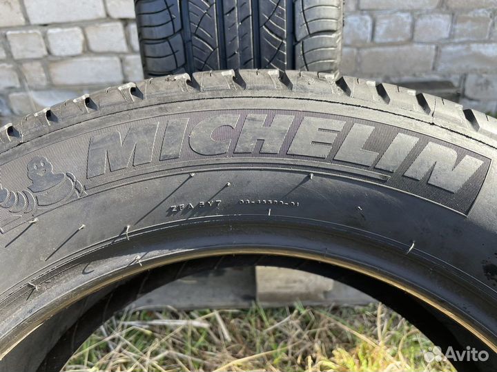 Michelin Latitude Tour HP 215/60 R17