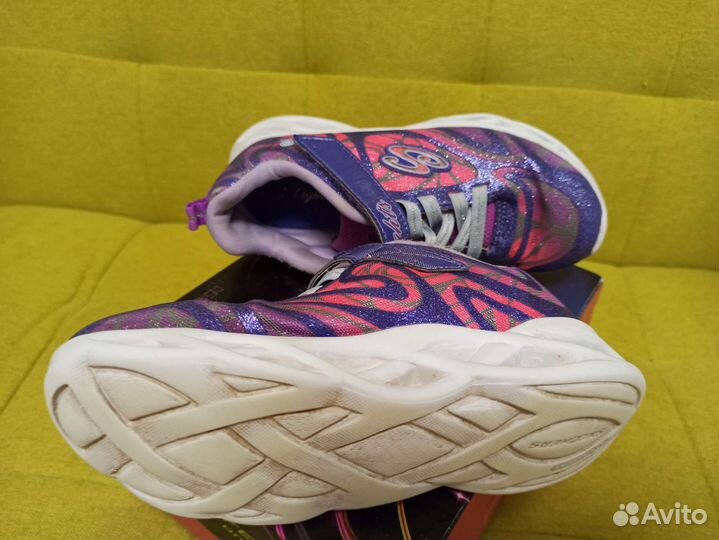 Кроссовки для девочки