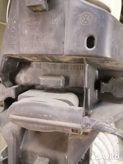 Фонарь задний правый Volkswagen Touran 1T0