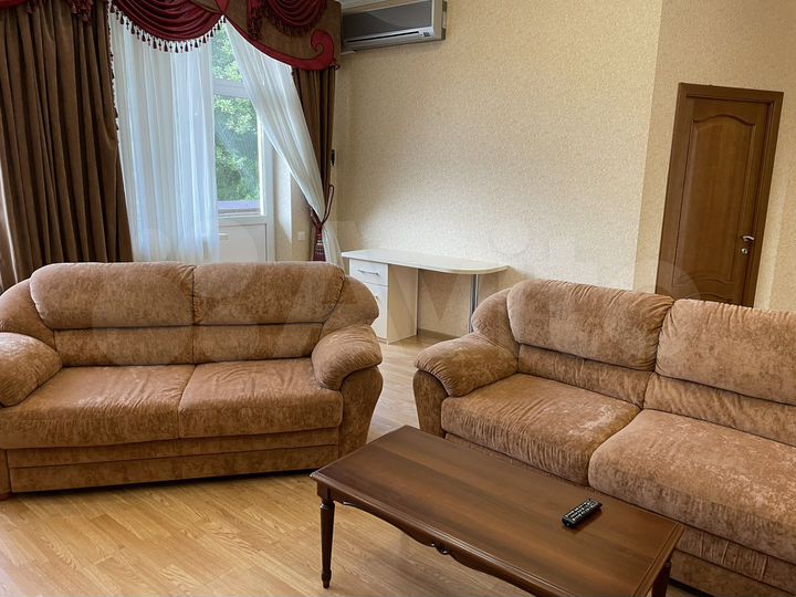 3-к. квартира, 104,2 м², 1/5 эт.