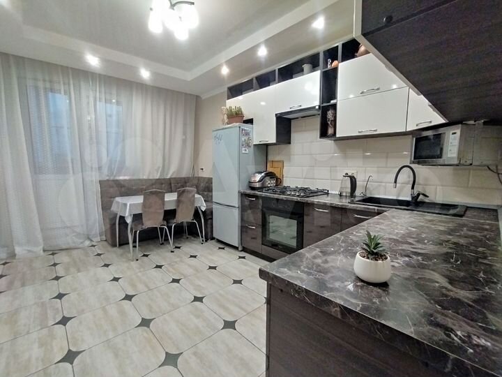 2-к. квартира, 71 м², 3/13 эт.