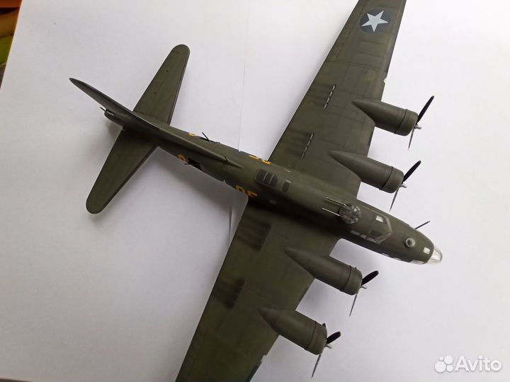 Модель самолёт B-17 F масштаб 1/72, WW II