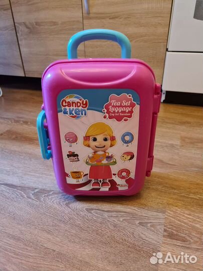 Чемодан кухня посуда