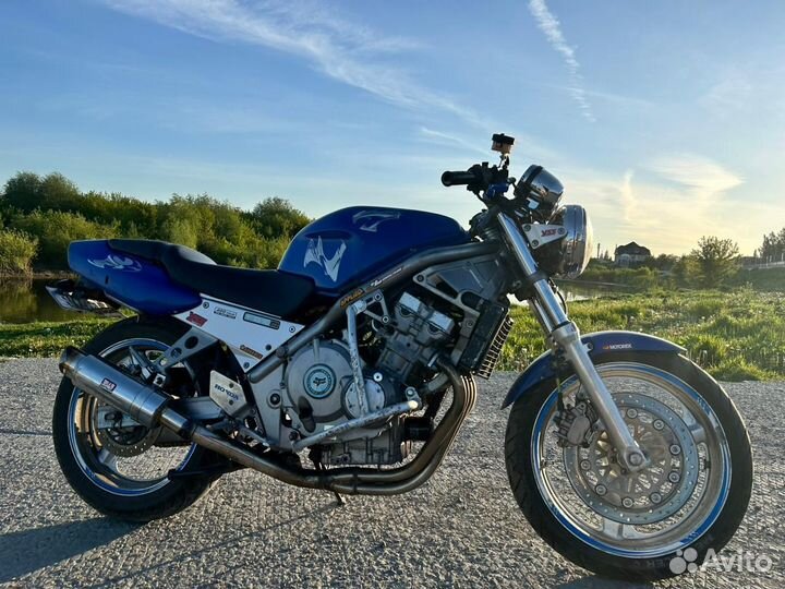 Honda cb1