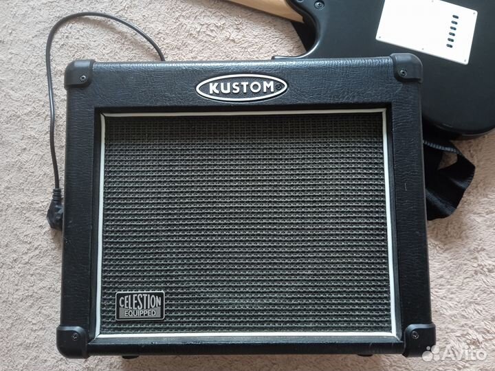 Электрогитара + комбоусилитель + кабель + ремень