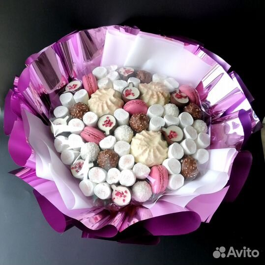 Букет из зефира, конфет и маршмеллоу