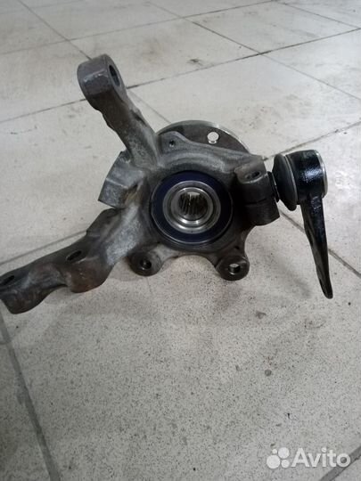 Поворотный кулак правый на Renault clio2