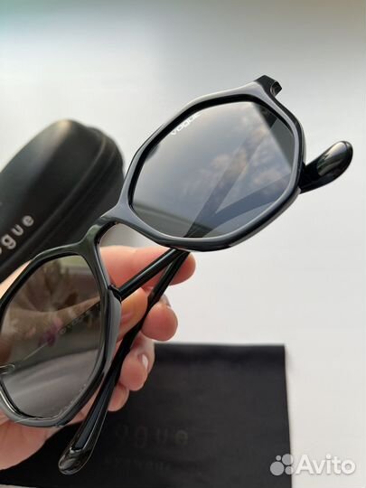 Очки солнцезащитные vogue