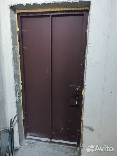Дверь от застройщика