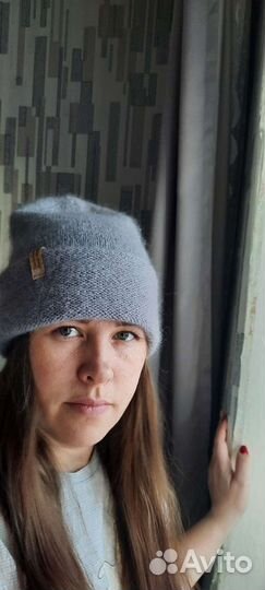 Комплект шапка и варежки ручной работы