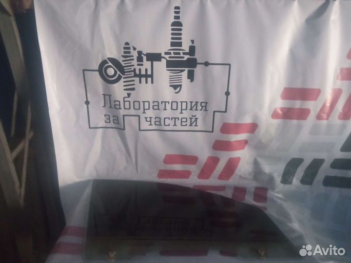 Стекло передней правой двери Hyundai Santa Fe 1