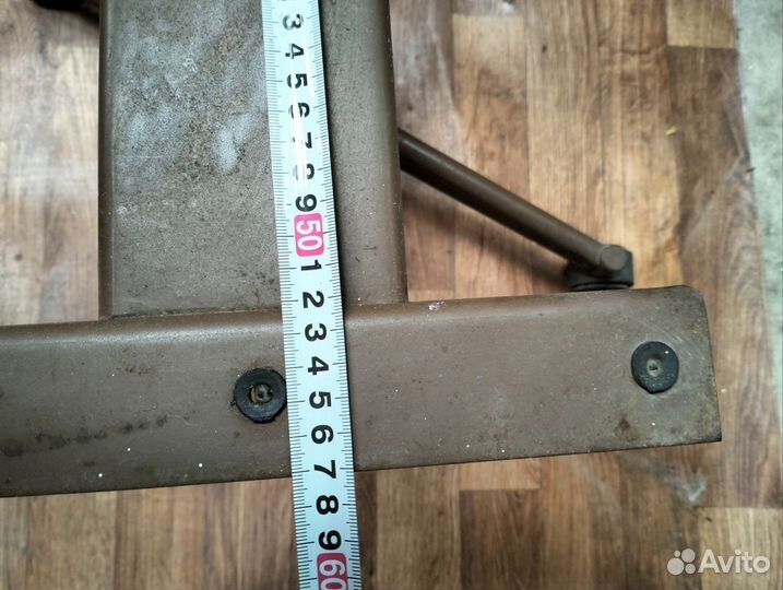 Подставка на колесиках для техники, мебели