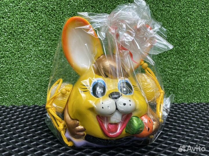 Детская копилка из керамики с висячими ножками