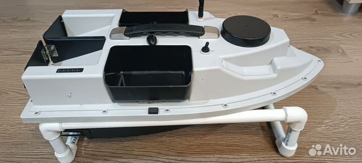 Прикормочный кораблик с gps D19