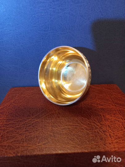 Серебряная солонка 875-й пробы с позолотой