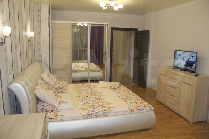 2-к. квартира, 90 м², 8/12 эт.