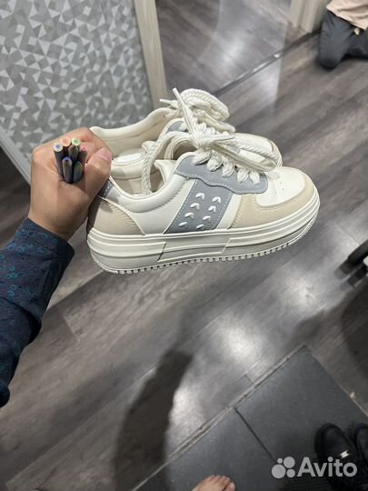 Женские крассовки