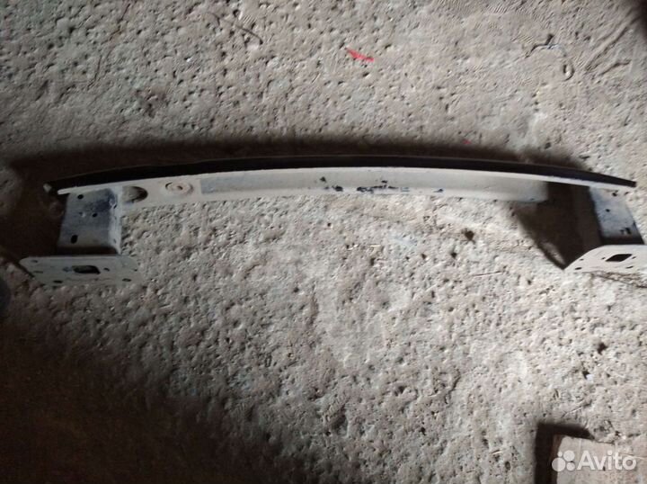 Усилитель бампера