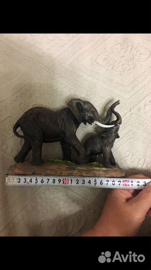 Слониха со слоненком. Статуэтка
