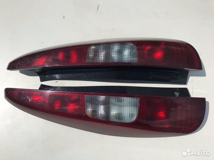 Фонари задние Mitsubishi Colt