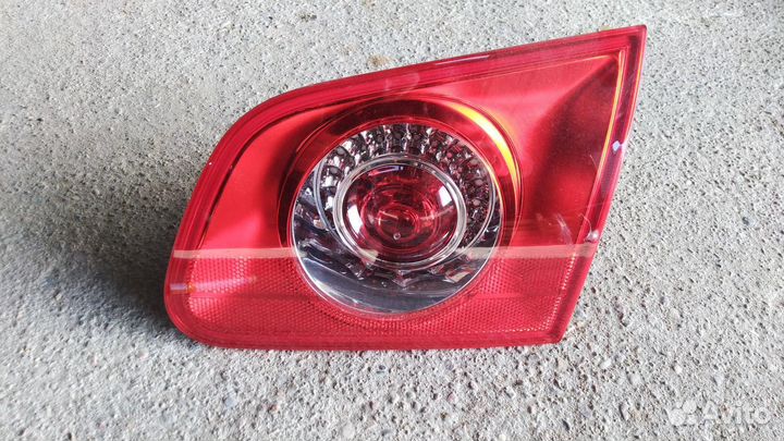 Фонарь крышки багажника правый Volkswagen Passat B