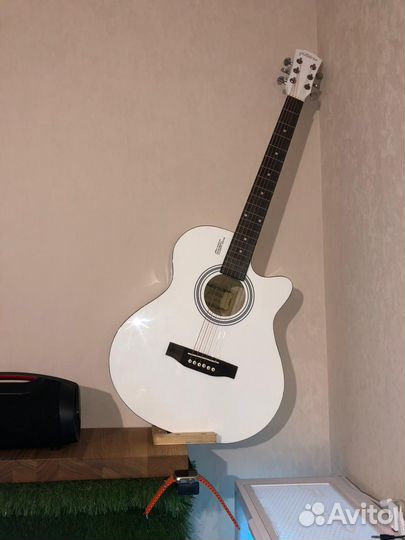 Акустическая гитара