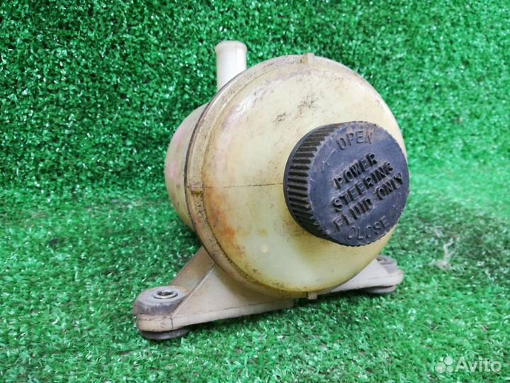 Бачок гур Mazda MPV 2