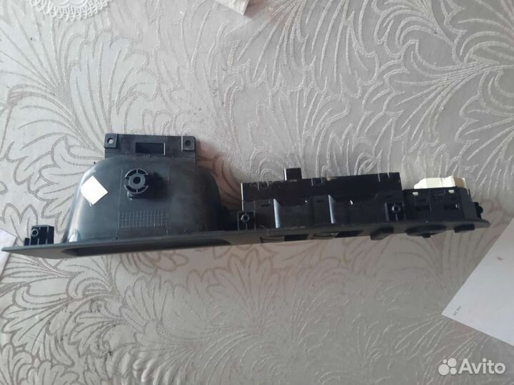 Блок управления стеклоподъемниками KIA ceed 1