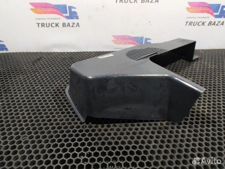 Накладка трапеции стеклоочистителей Volvo FM