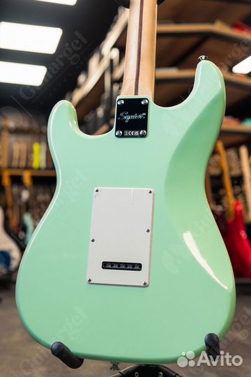 Squier Stratocaster Laurel Fingerboard Surf