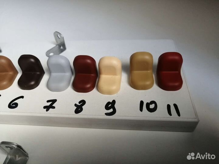 Уголок мебельный метал. с пластиковой накладкой