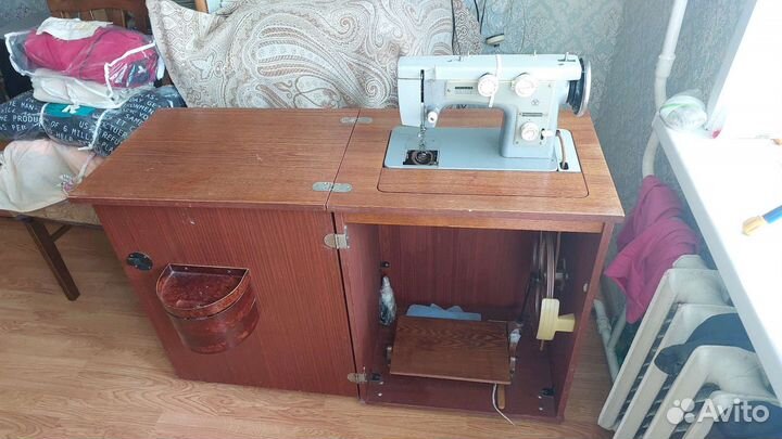Швейная машина Подольск 142