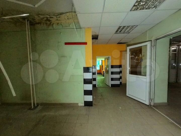 Продам торговое помещение, 483.6 м²