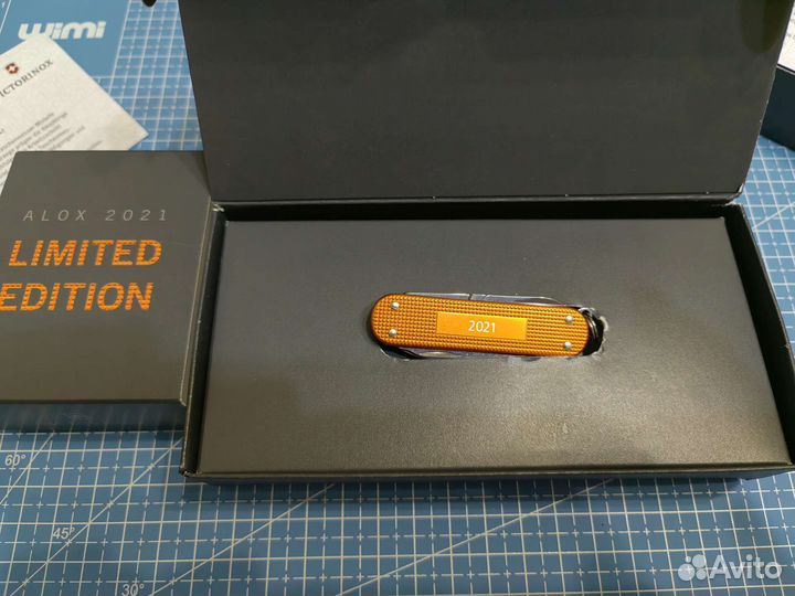 Нож швейцарский Victorinox Tiger Orange Alox