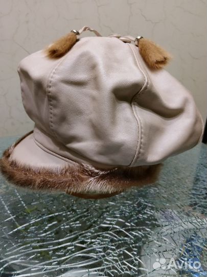 Кепка кожаная женская