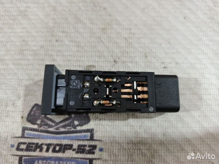 Кнопка противотуманных фар зад Hyundai Santa Fe 2