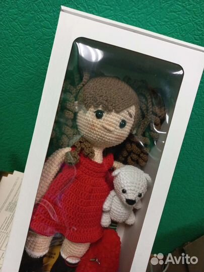 Вязаная кукла с мишкой. амигуруми