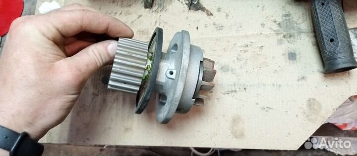 Помпа на daewoo nexia 16кл