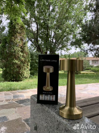 Лампа настольная