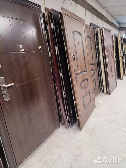 Двери металлические б/у