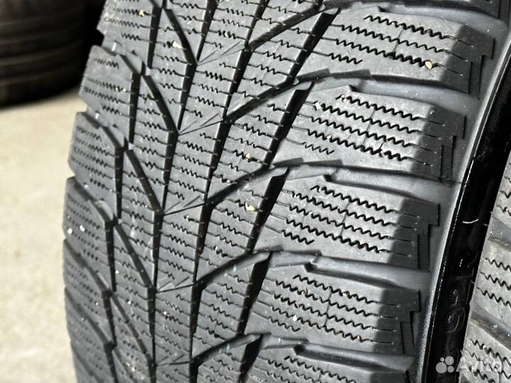 Triangle Snowlink TWT02 225/40 R18