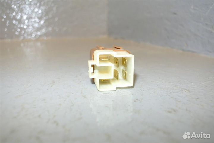 Реле Nissan Juke (F15) 2011