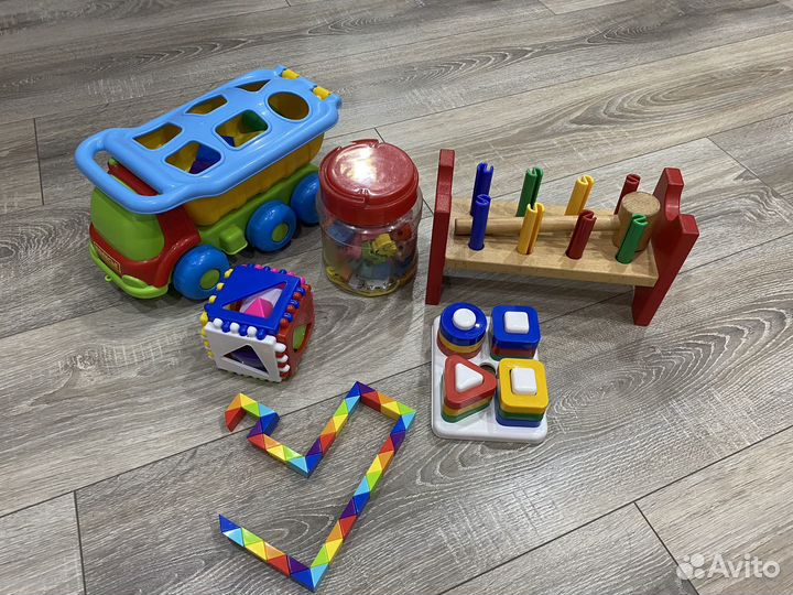 Развивающие игрушки для малышей