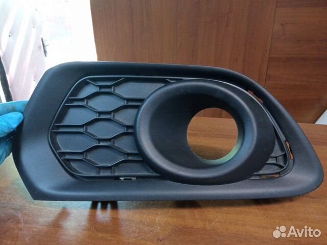 Решетка в бампер накладка птф левая Renault Logan