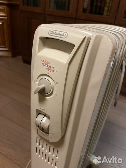 Масляный обогреватель Delonghi KR730715